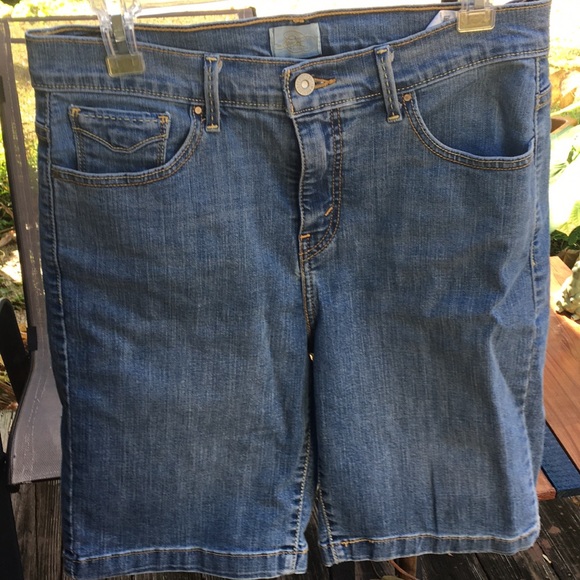 Levis 52 Womens Jeans Shorts 